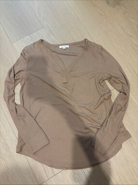 NWOT Zsupply Long Sleeve Notch neck
